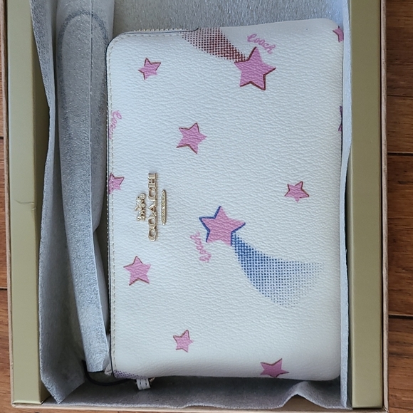 Coach Boxed Corner Zip Wristlet With Disco Star Print - Picture 4 of 6